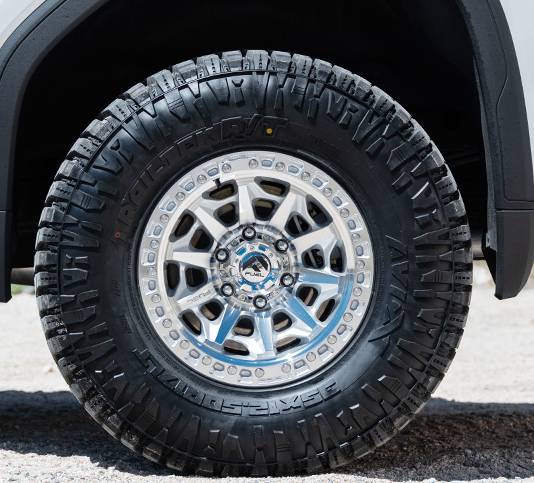 18X9 Fuel 1PC D883 COVERT RIMS - SILVER W/ MACHINED FACE 6X139.7