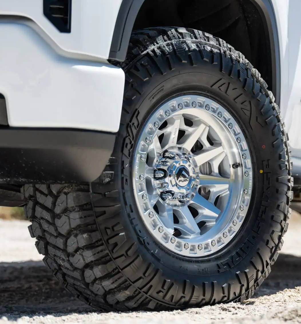 17X9 Fuel 1PC D883 COVERT RIMS - SILVER W/ MACHINED FACE 6X139.7