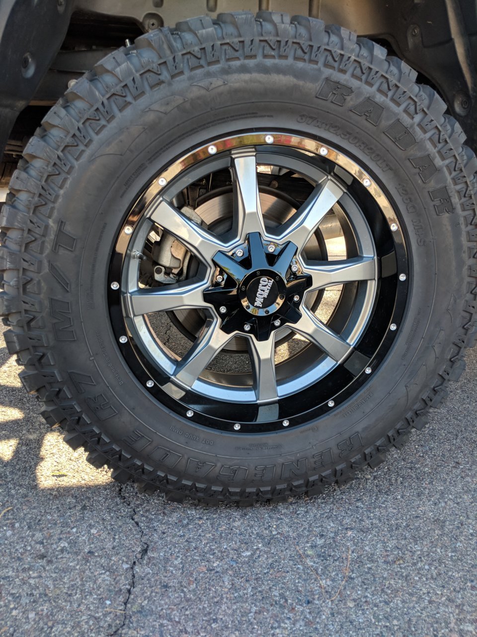 20X12 Moto Metal MO970 RIMS - GLOSS GRAY CENTER W/ G-BLK LIP 6X135/6X139.7