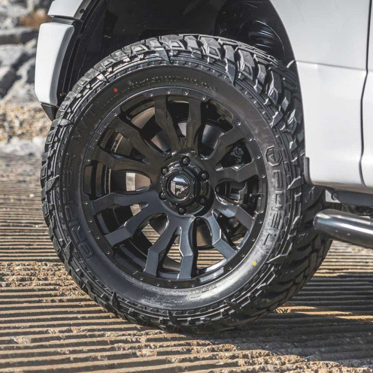18X9 Fuel 1PC D675 BLITZ RIMS - GLOSS BLACK 8X180