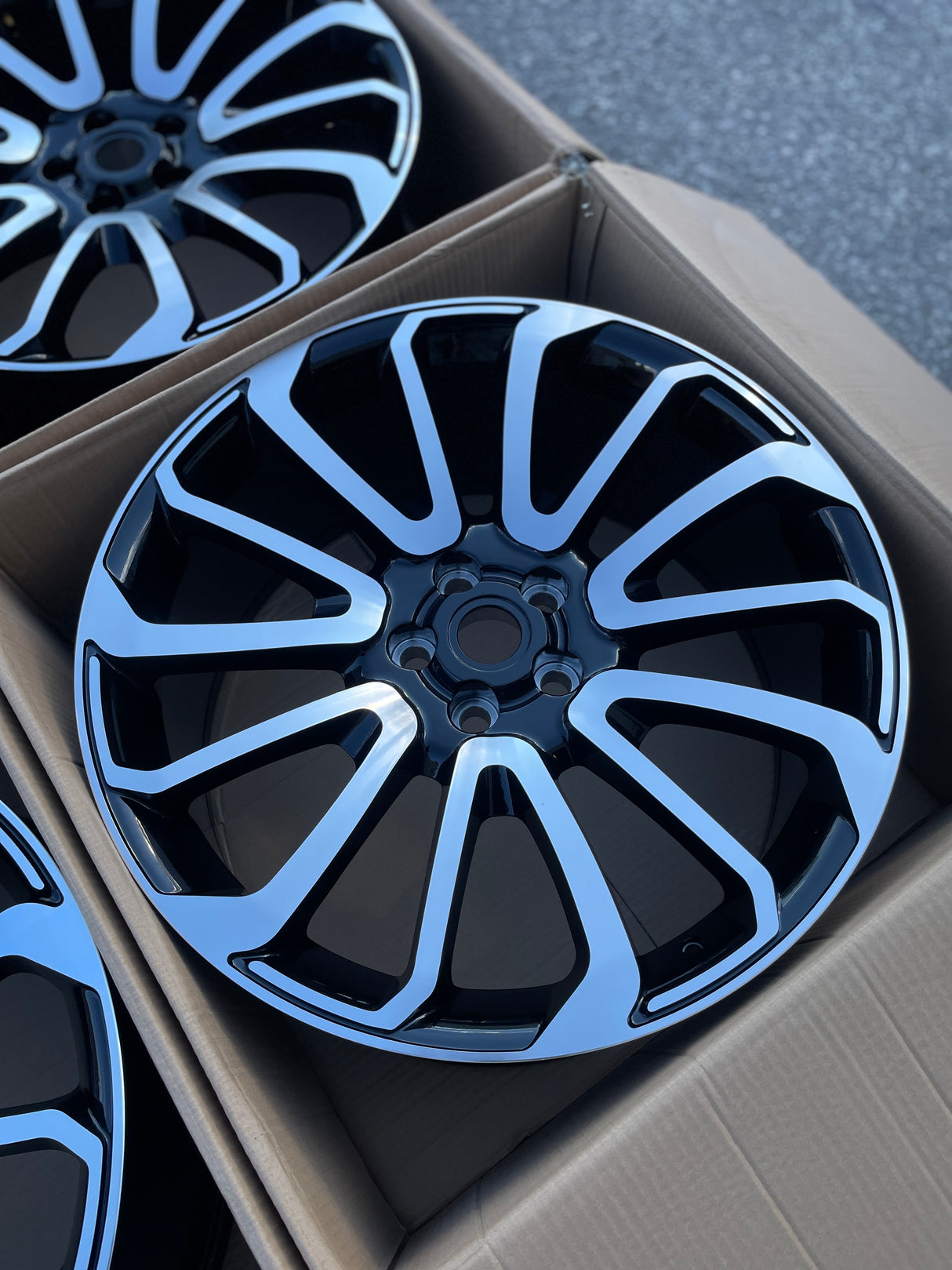 24” Rims - Made to Fit Land Rover LR4, LR4 HSE, LR4 HSE Luxury, LR4 Autobiography, LR4 SE | OE Style | 2010 2011 2012 2013 2014 2015 2016 | 24x10 Wheels Brand New - Model 54
