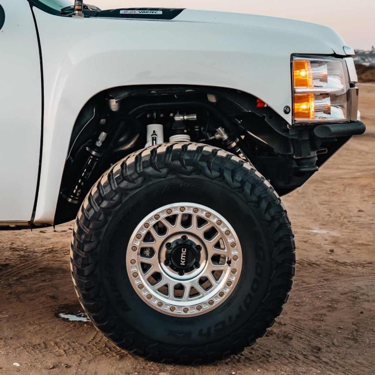 18X9 KMC KM235 GRENADE CRAWL BEADLOCK RIMS - MACHINED 5X127