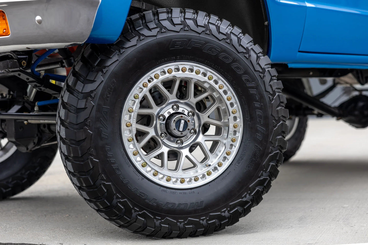 17X9 KMC KM549 GRS RIMS - GLOSS SILVER W/ MACHINED FACE 5X127