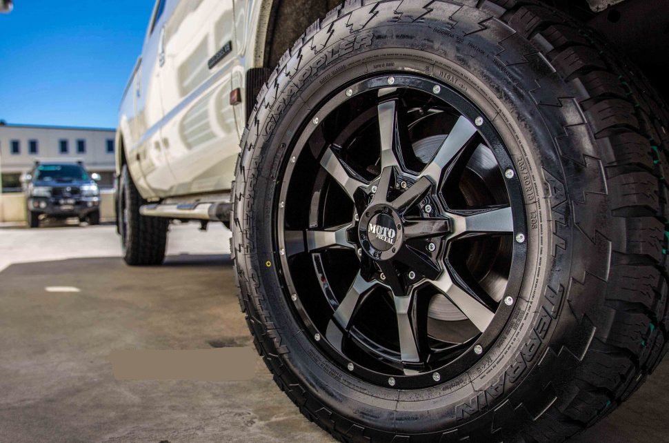 17X8 Moto Metal MO970 RIMS -  GLOSS BLACK W/ SPOT MILLED LIP 6X135