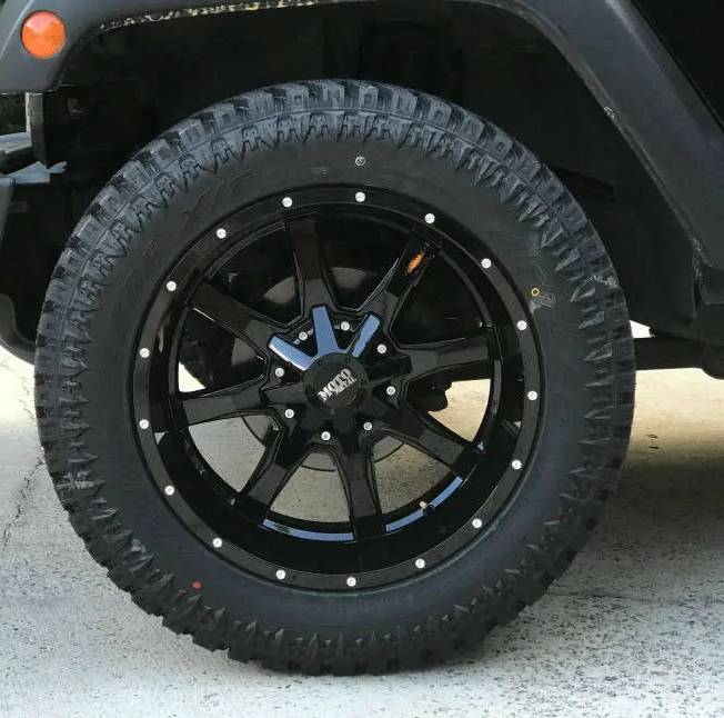 17X8 Moto Metal MO970 RIMS - GLOSS BLACK W/ SPOT MILLED LIP 6X135/6X139.7